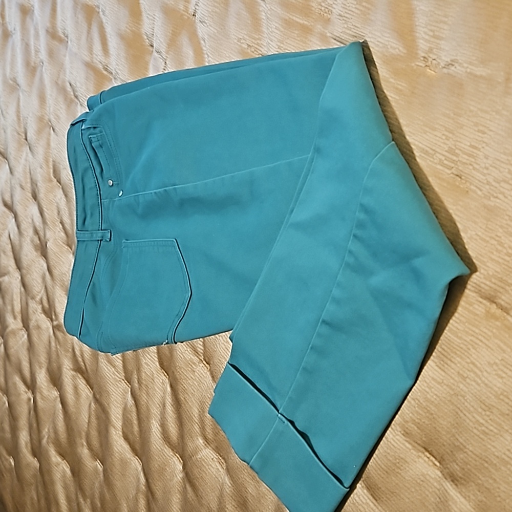 D. JEANS BEAUTIFUL  Emerald 💚 green jean